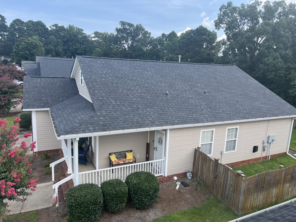 Beautiful finished shingle roof on a Columbia, SC home