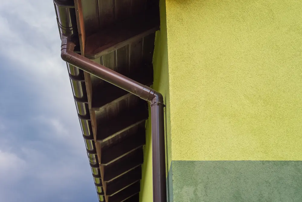 How Climate Affects Gutter Material Choice
