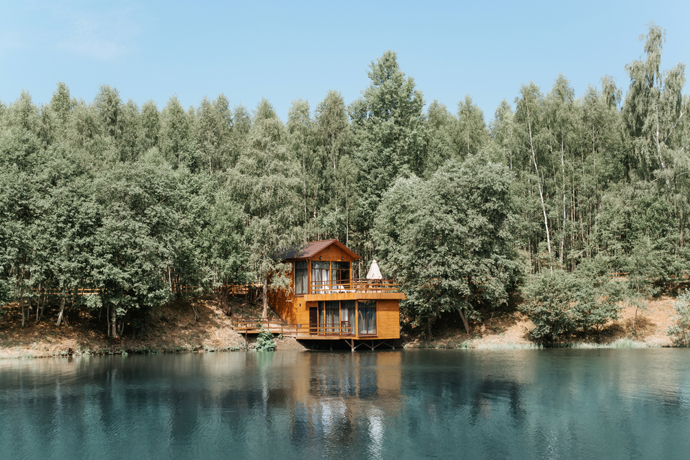 Why Lake Homes Get Roof Algae Faster (And How to Stop It)
