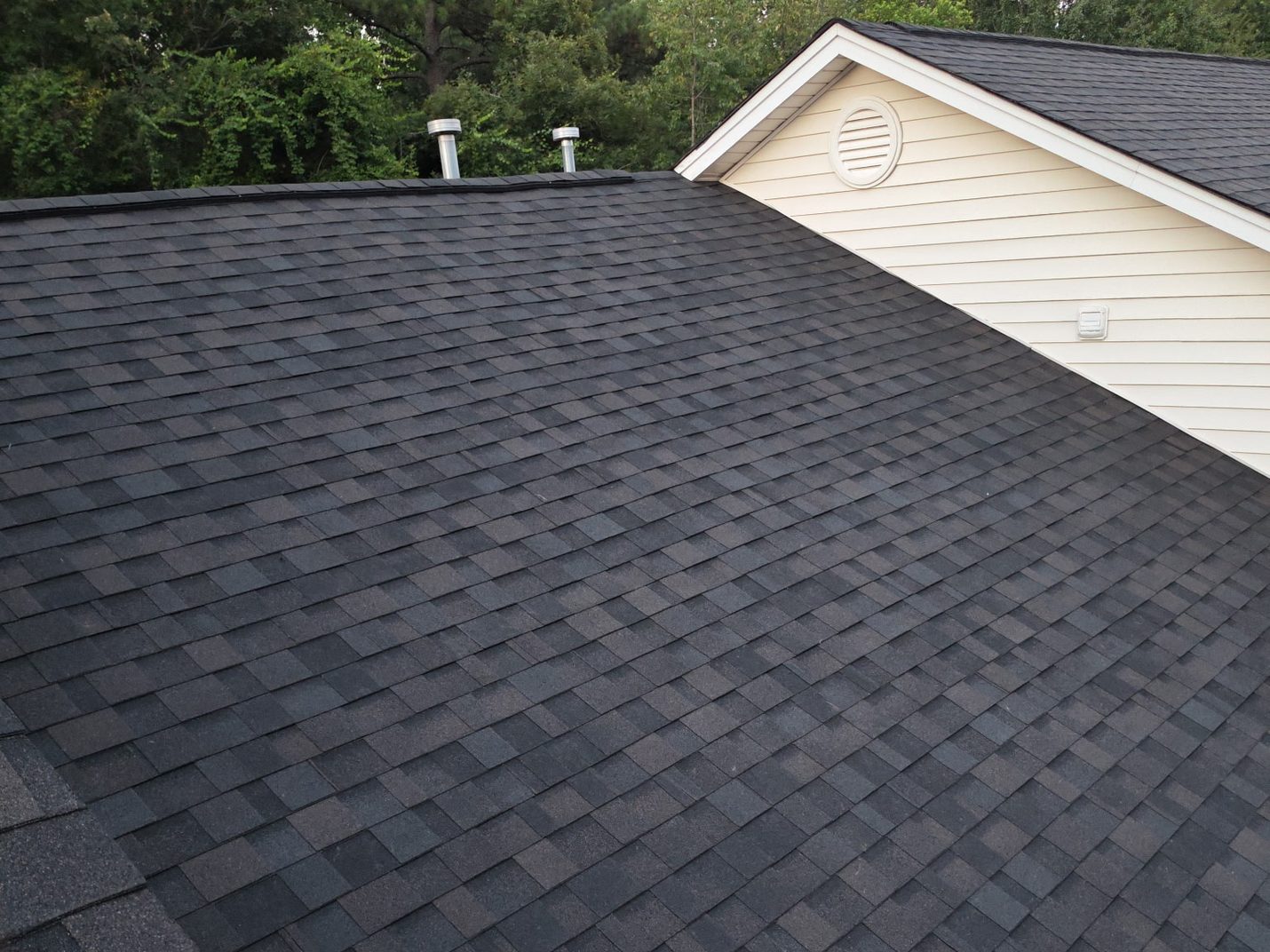 New architectural shingle roof on a Lexington, SC home after a full replacement